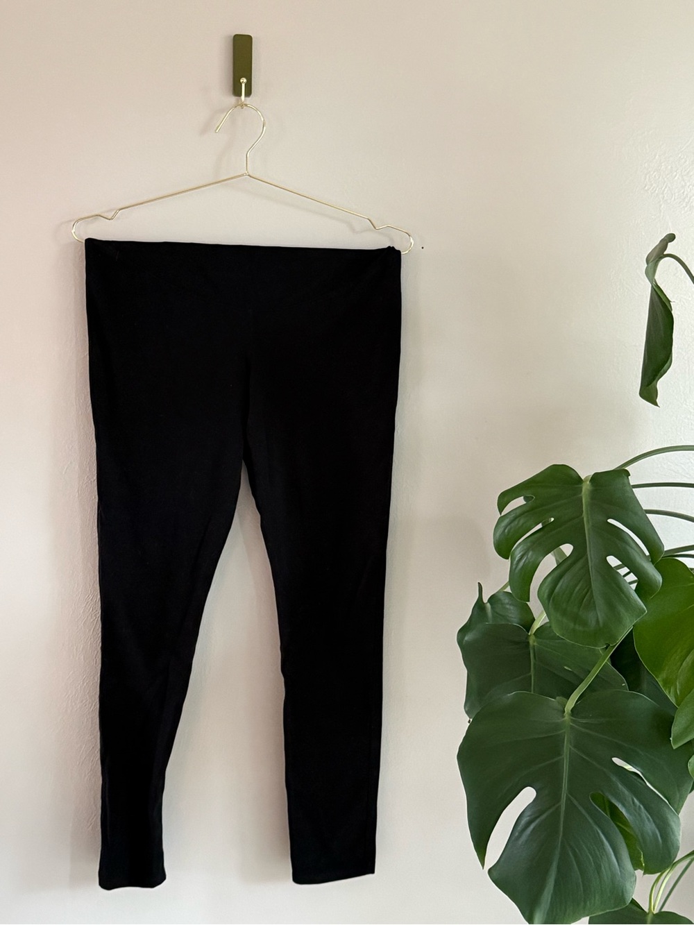 👶🏼Maternity Bundle 3/$20👶🏼 
Isabel Black Stretch Leggings